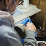 反りどんぶり 凛 樹皮白 制作風景